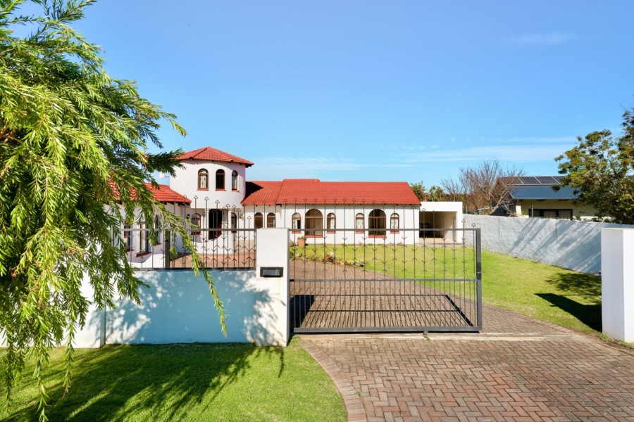 4 Bedroom Property for Sale in Heather Park Western Cape